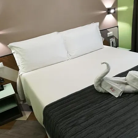 엘레오노라 4*