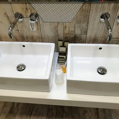 Eleonora Aparthotel 4*