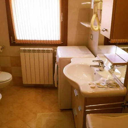 Aparthotel Eleonora 4*