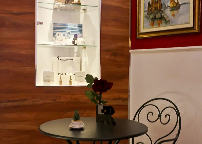 Ξενοδοχείο με διαμερίσματα Eleonora 4*