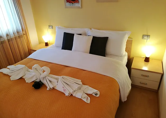 Ξενοδοχείο με διαμερίσματα Eleonora 4*