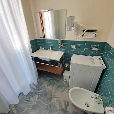 Aparthotel Eleonora 4*
